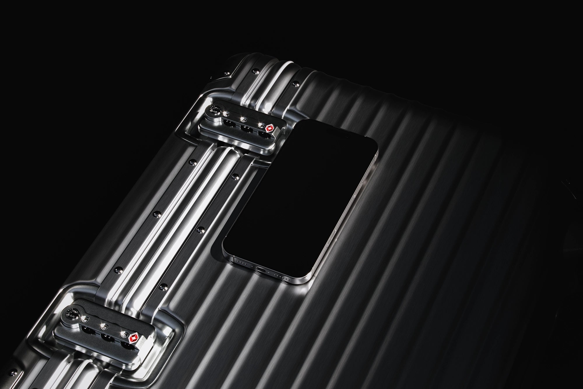 iPhone 16 Pro Max 12