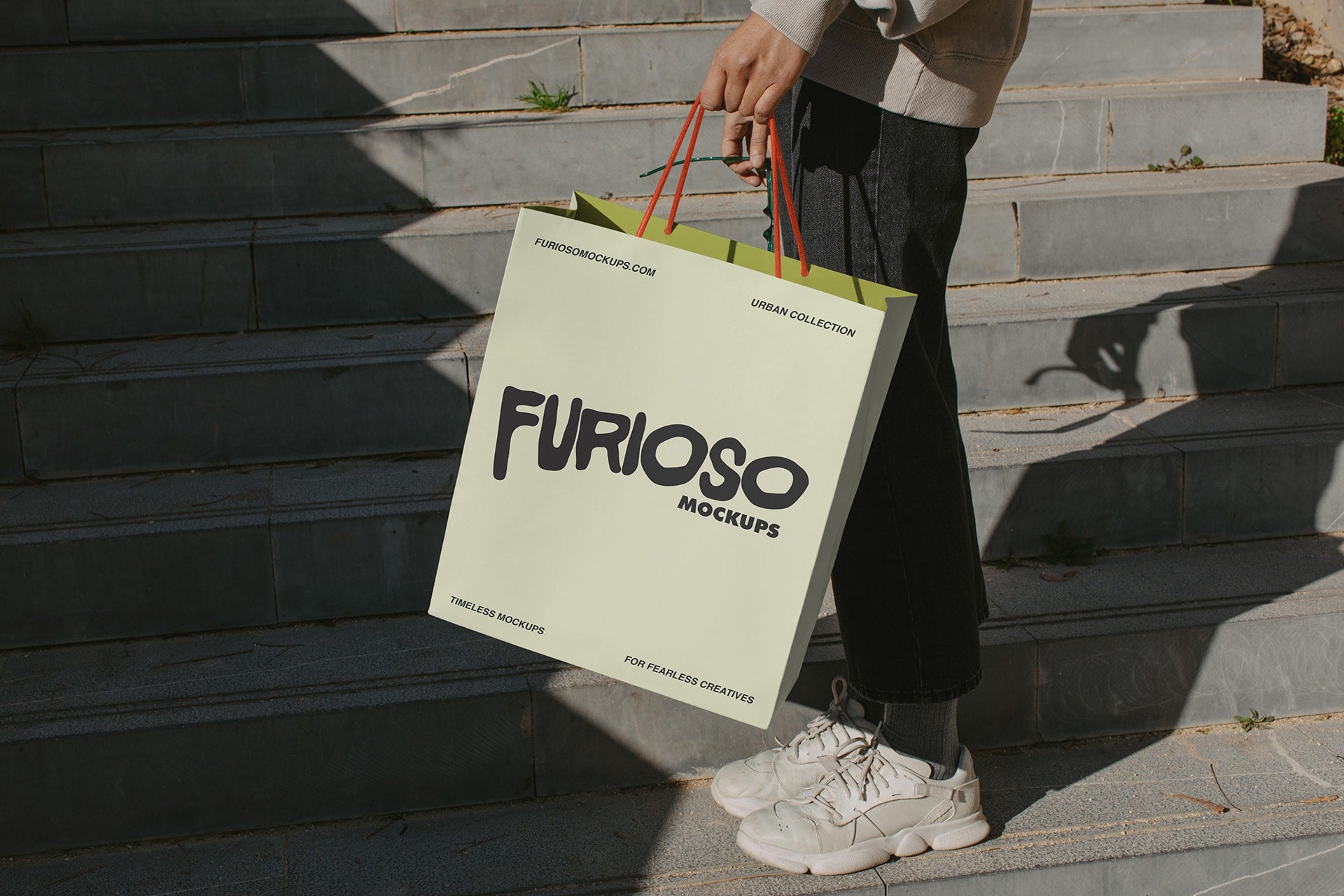 Shopping Bag Mockup 01UC Furioso Mockups