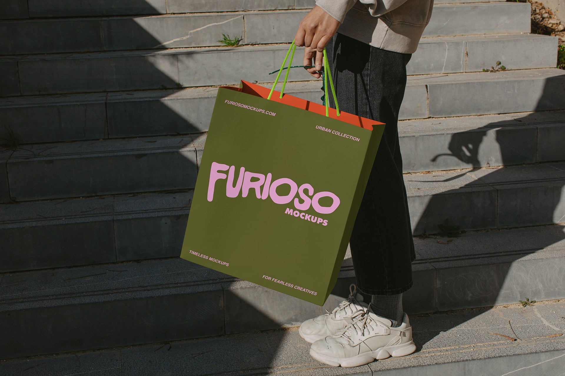 Shopping Bag Mockup 01UC Furioso Mockups