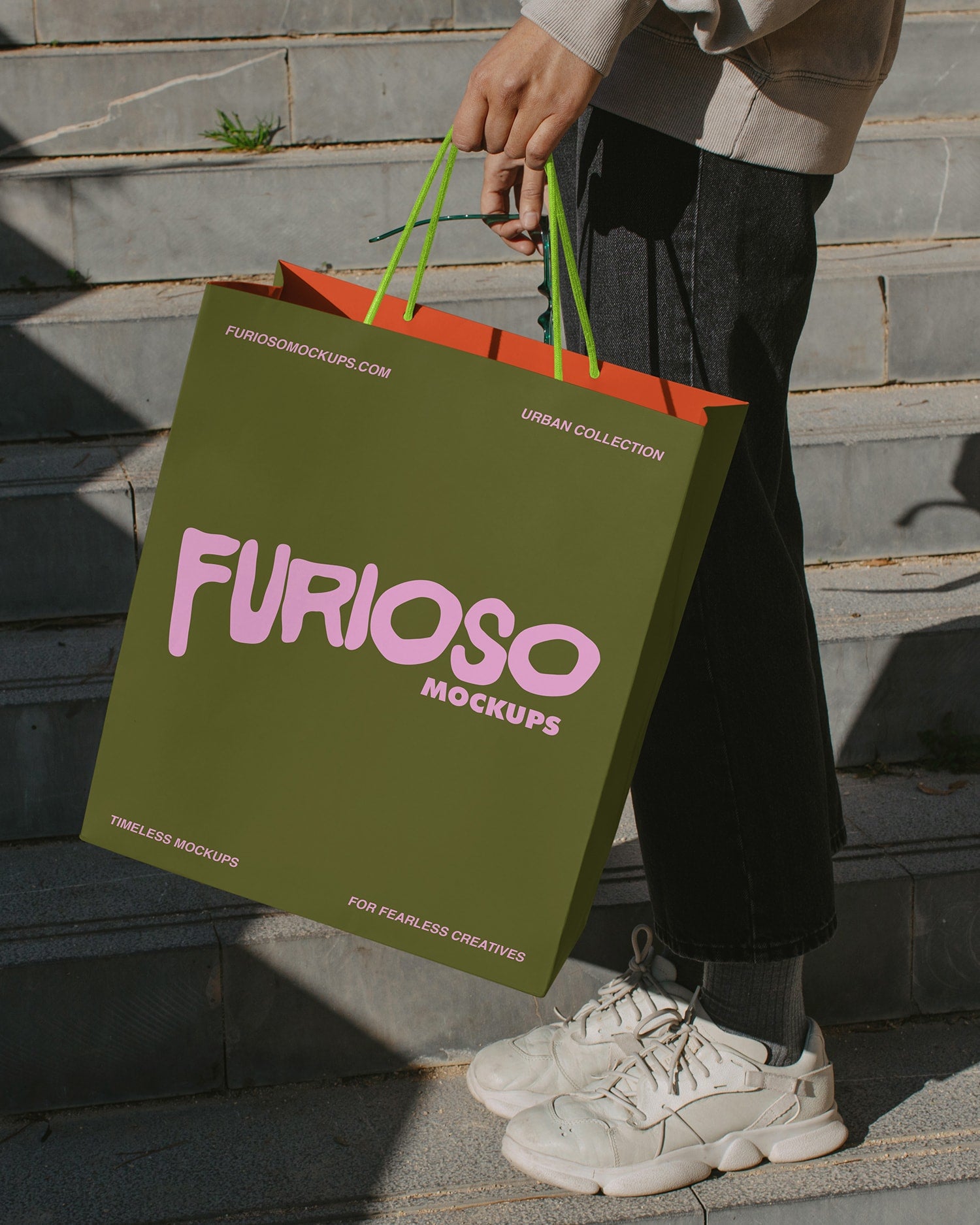 Shopping Bag Mockup 01UC Furioso Mockups