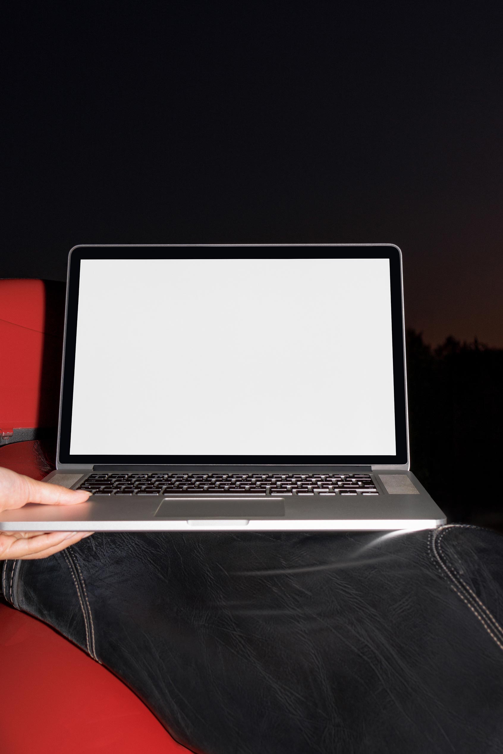 MacBook Mockup 016 Akoya Mockups