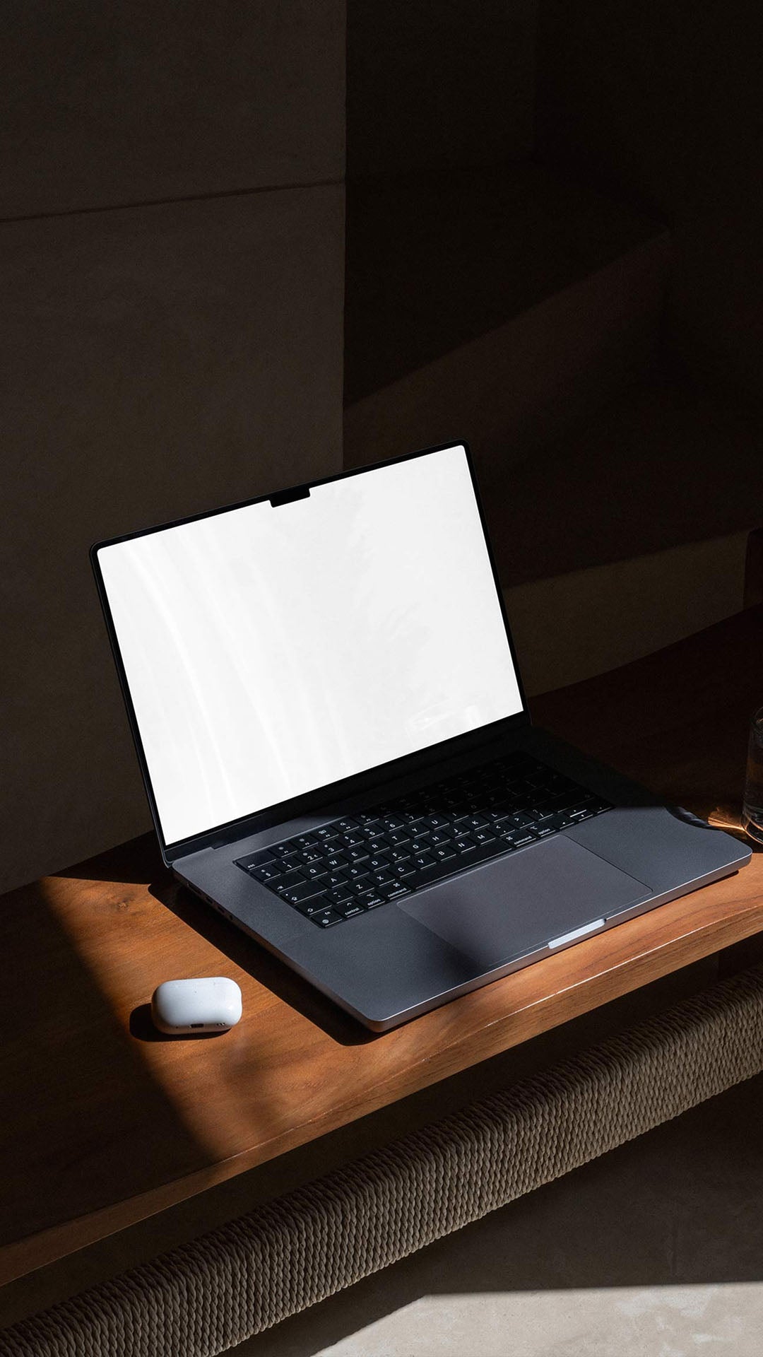 MacBook Mockup 021 Akoya Mockups