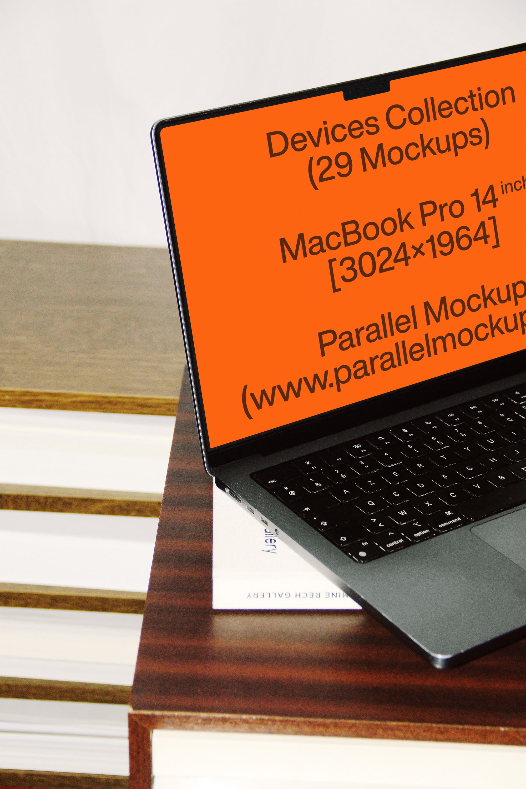 MacBook Mockup DE-A-03 Parallel Mockup
