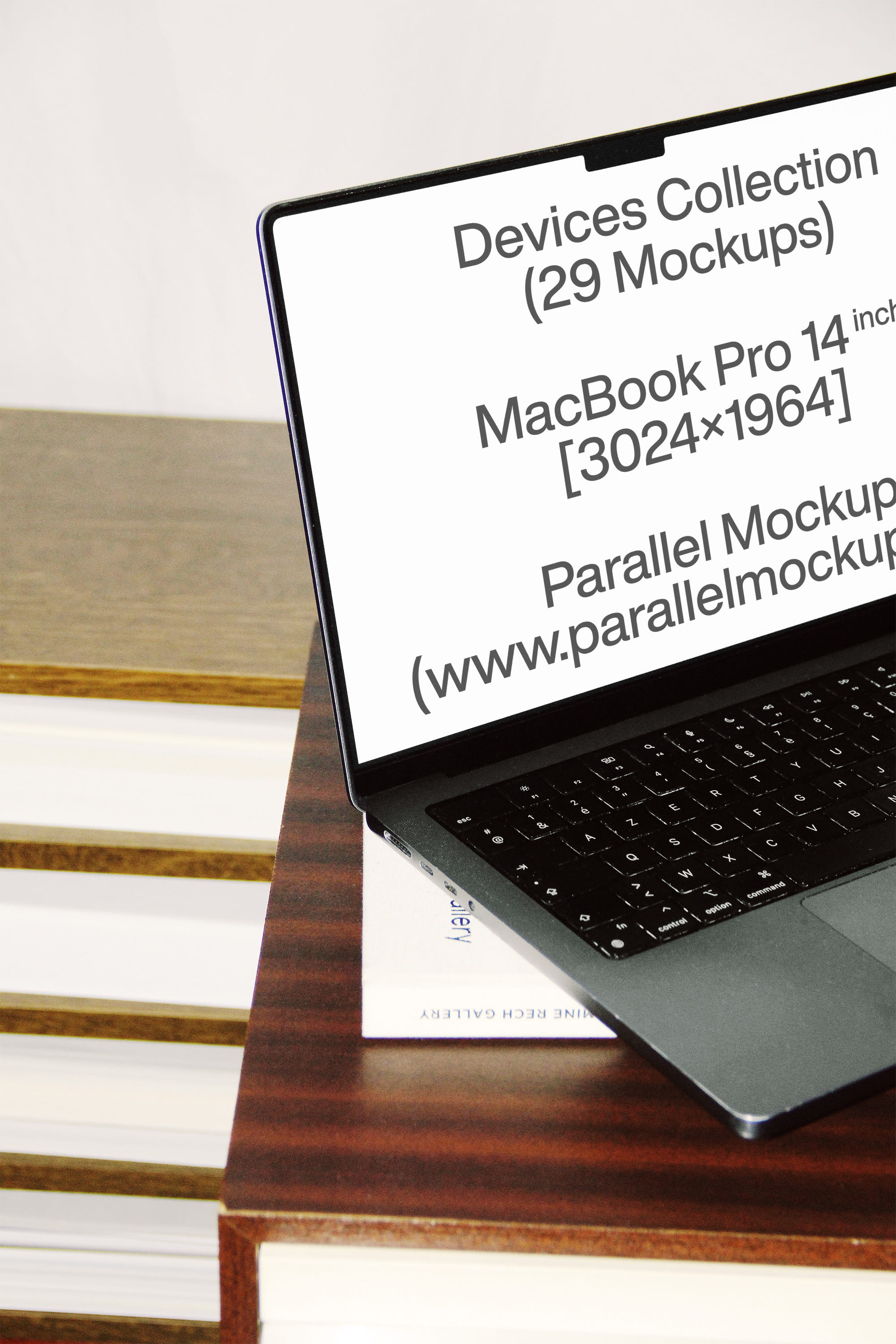 MacBook Mockup DE-A-03 Parallel Mockup