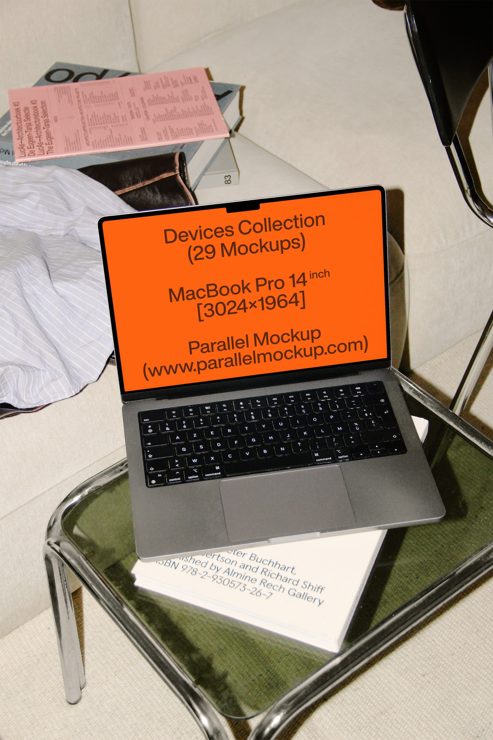 MacBook Mockup DE-A-07 Parallel Mockup