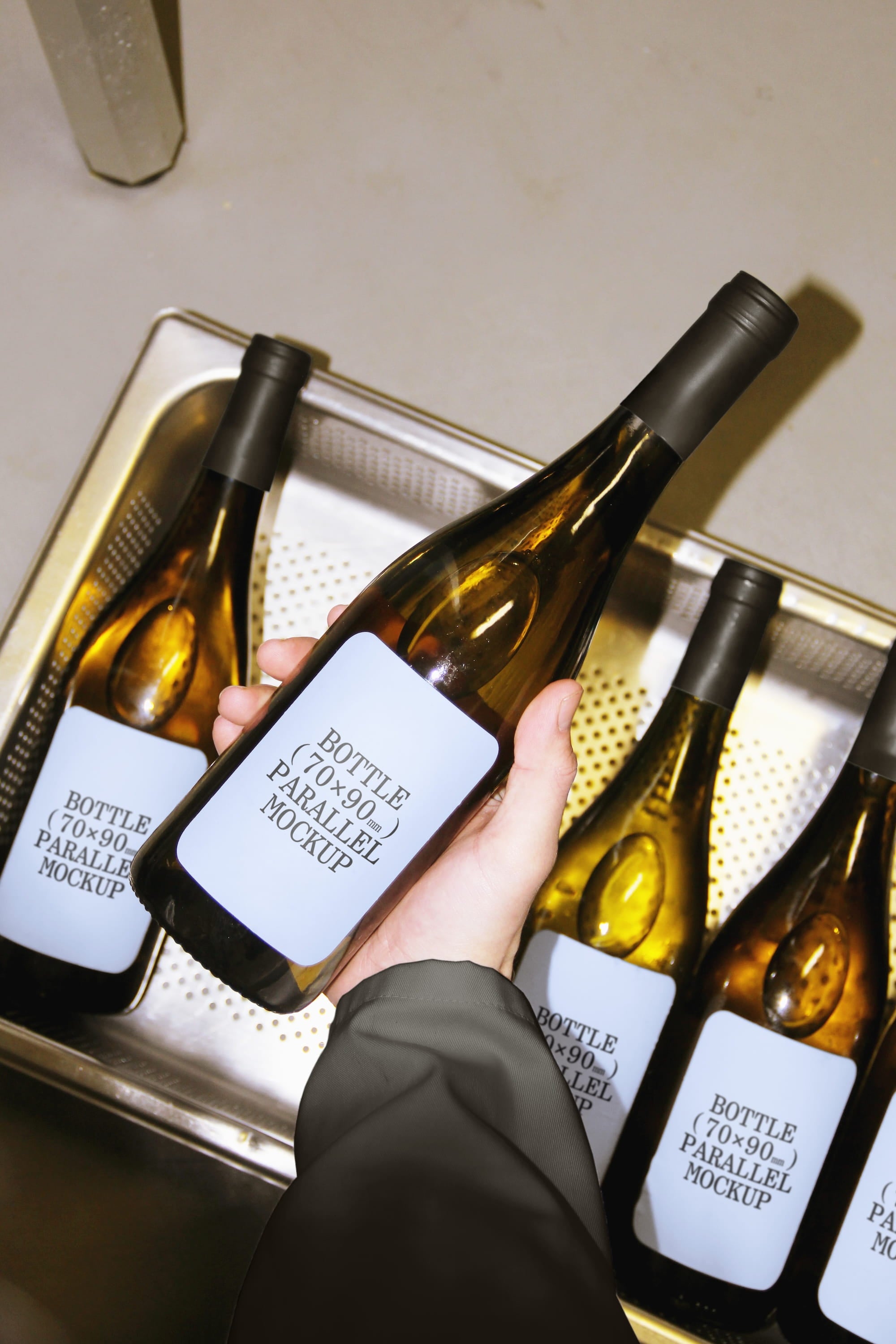 Bottle Mockup BI-A-17 Parallel Mockup