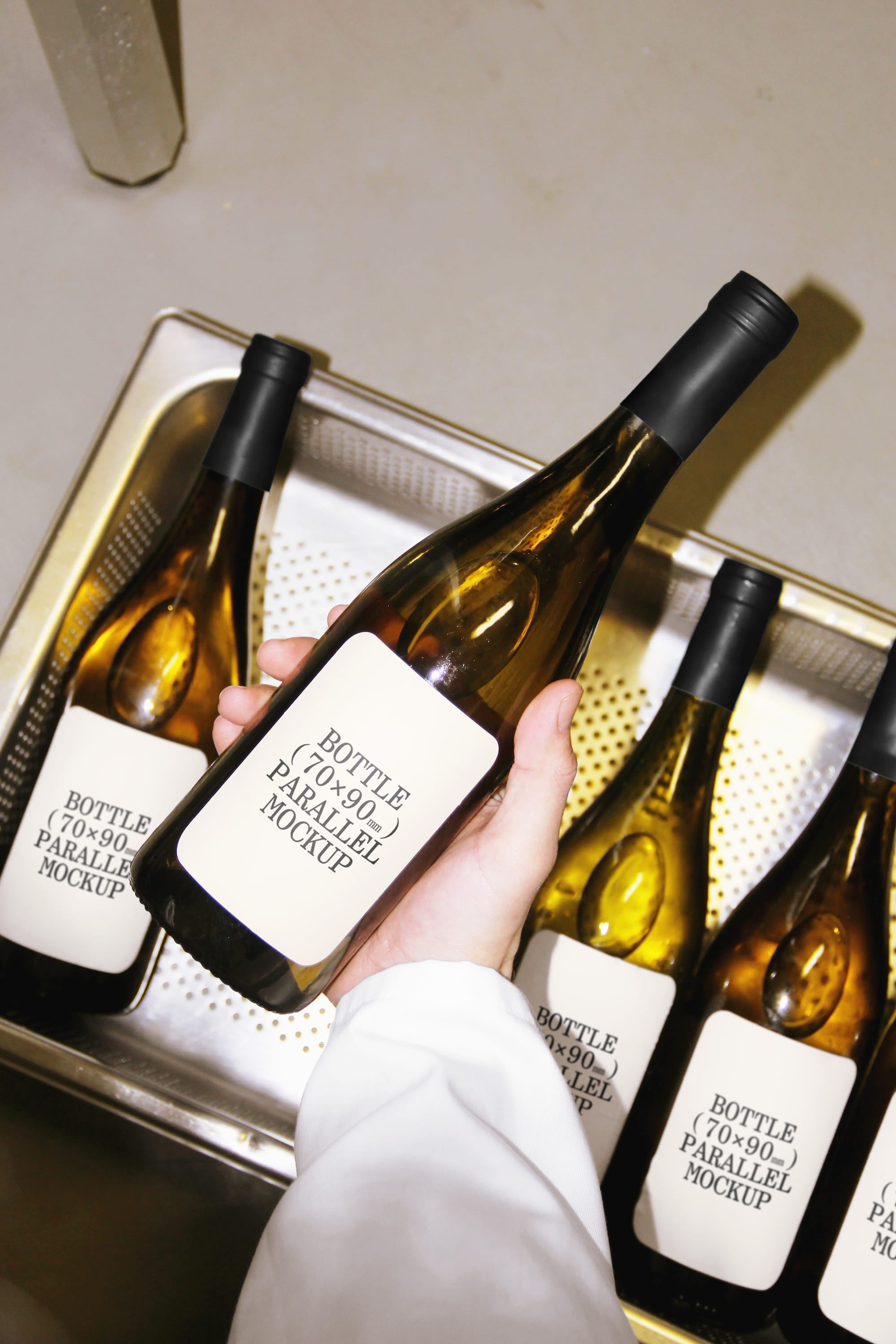 Bottle Mockup BI-A-17 Parallel Mockup