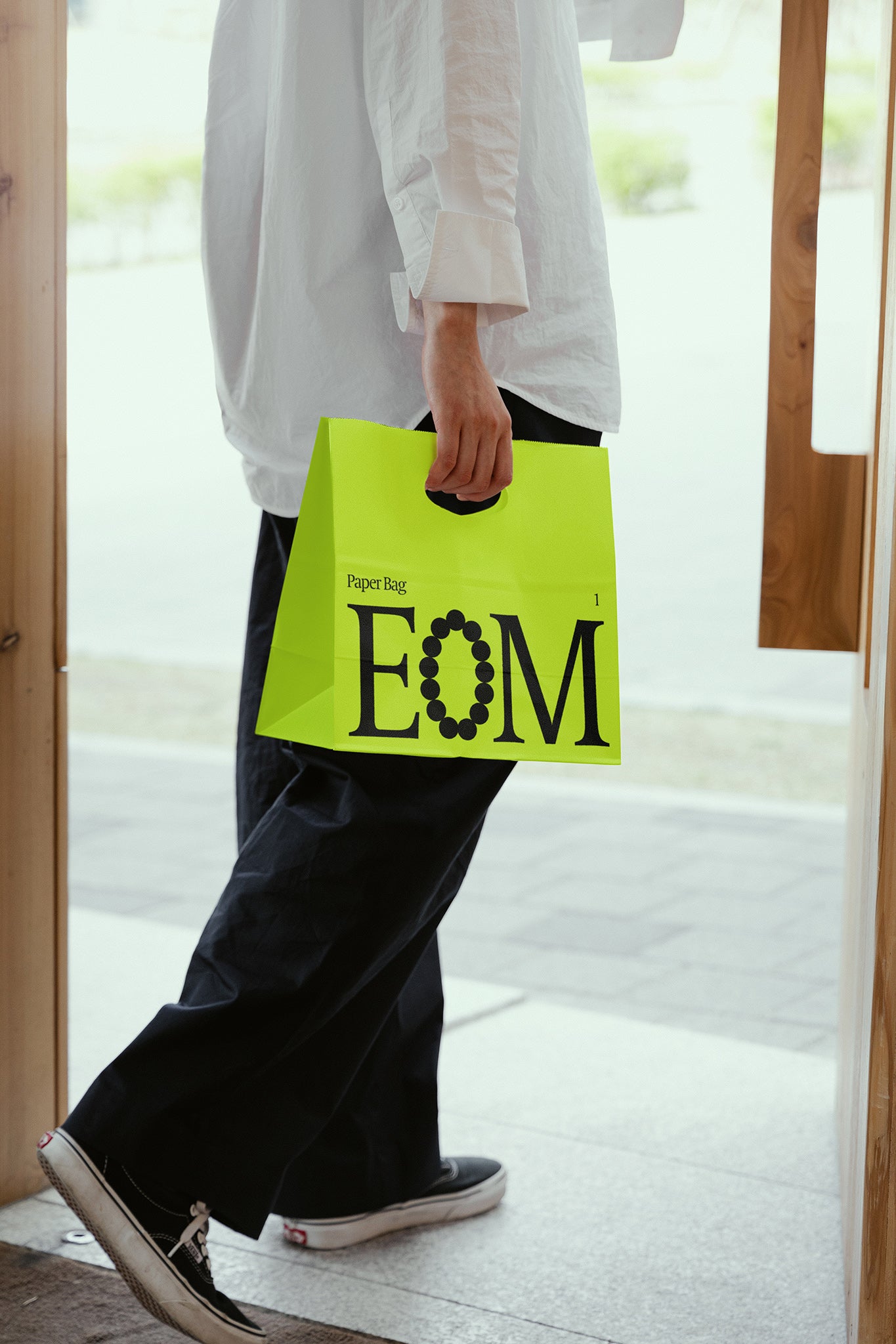 EoM Paper Bag 01