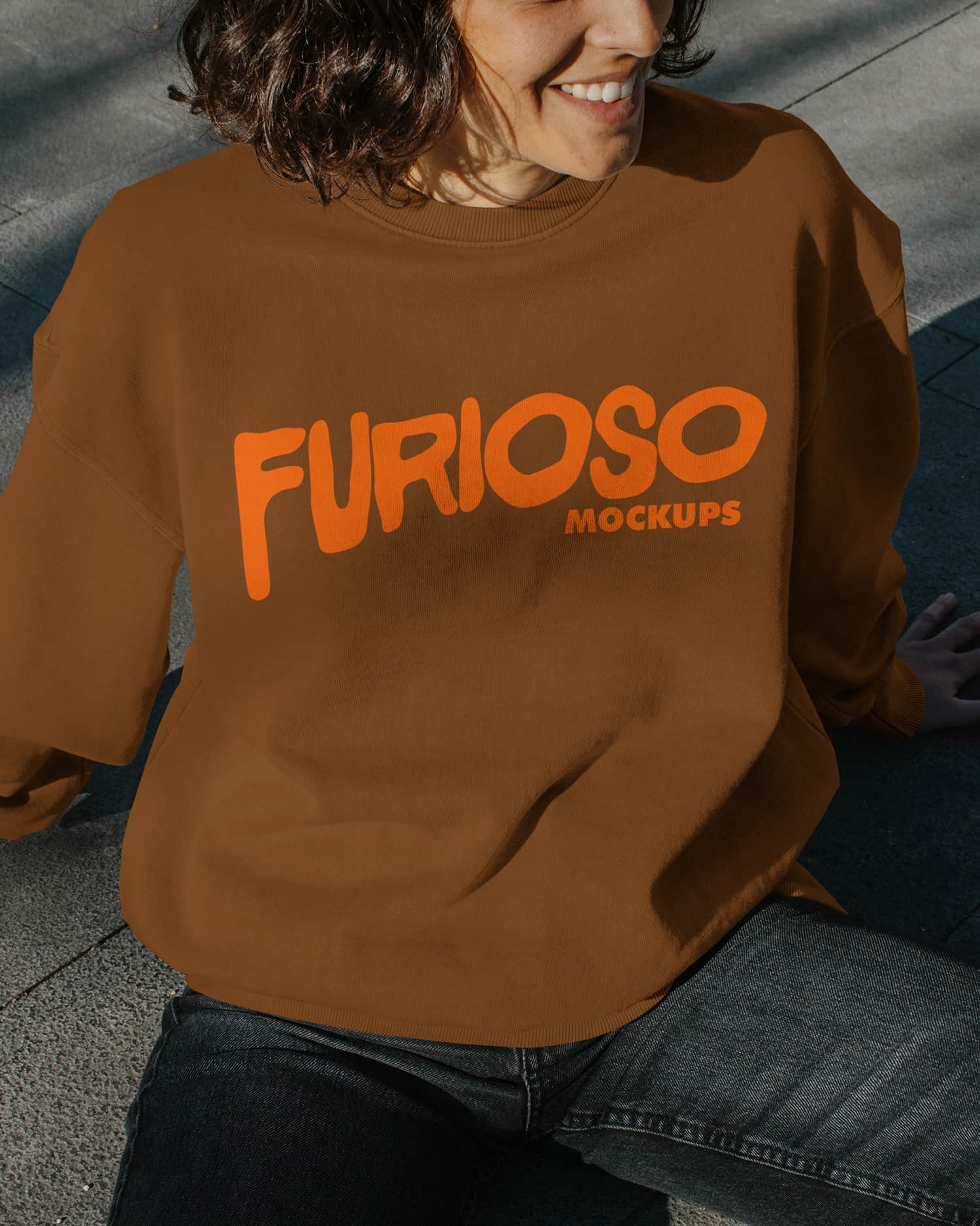 Sweatshirt Mockup 01UC Furioso Mockups