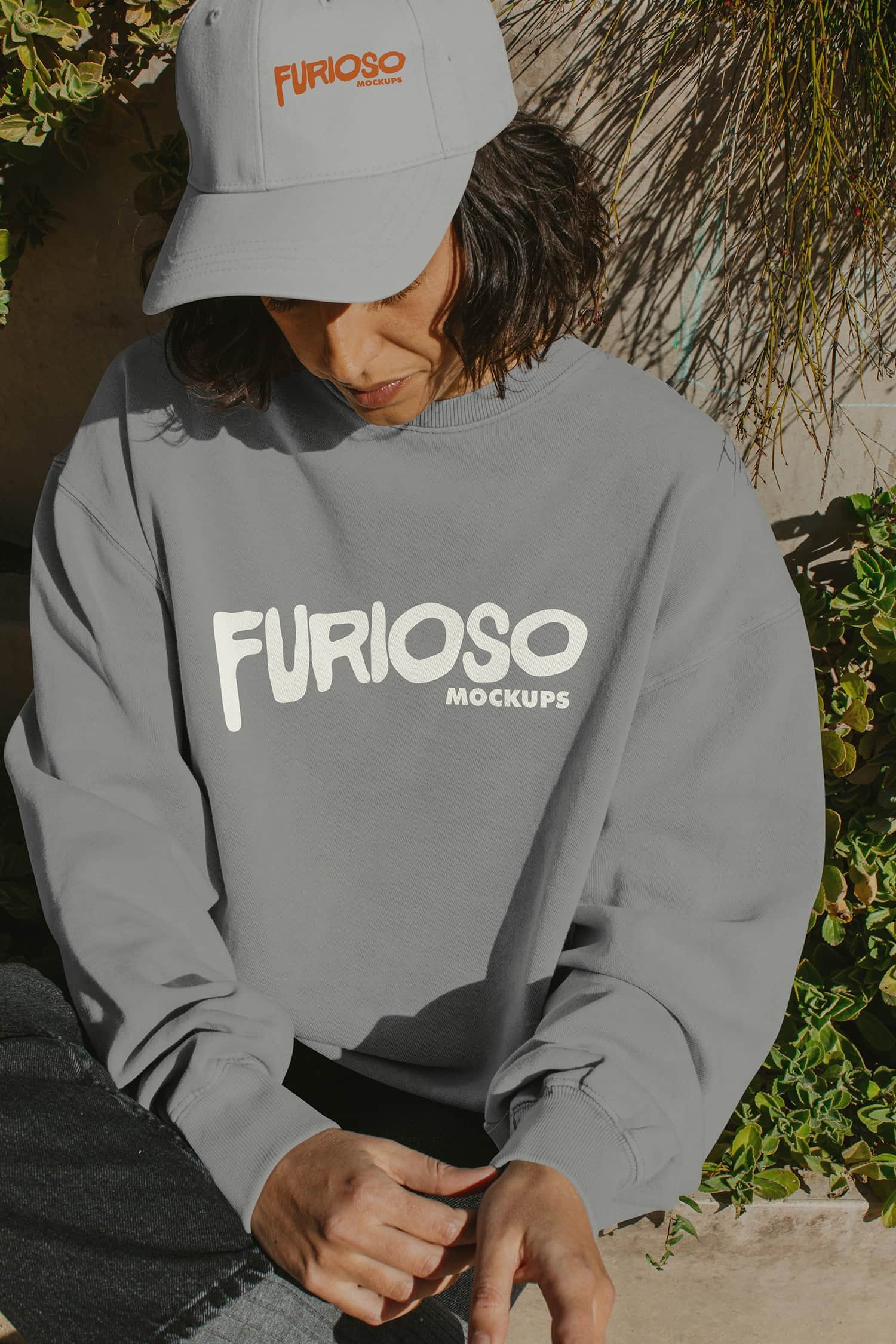 Sweatshirt Mockup 03UC Furioso Mockups