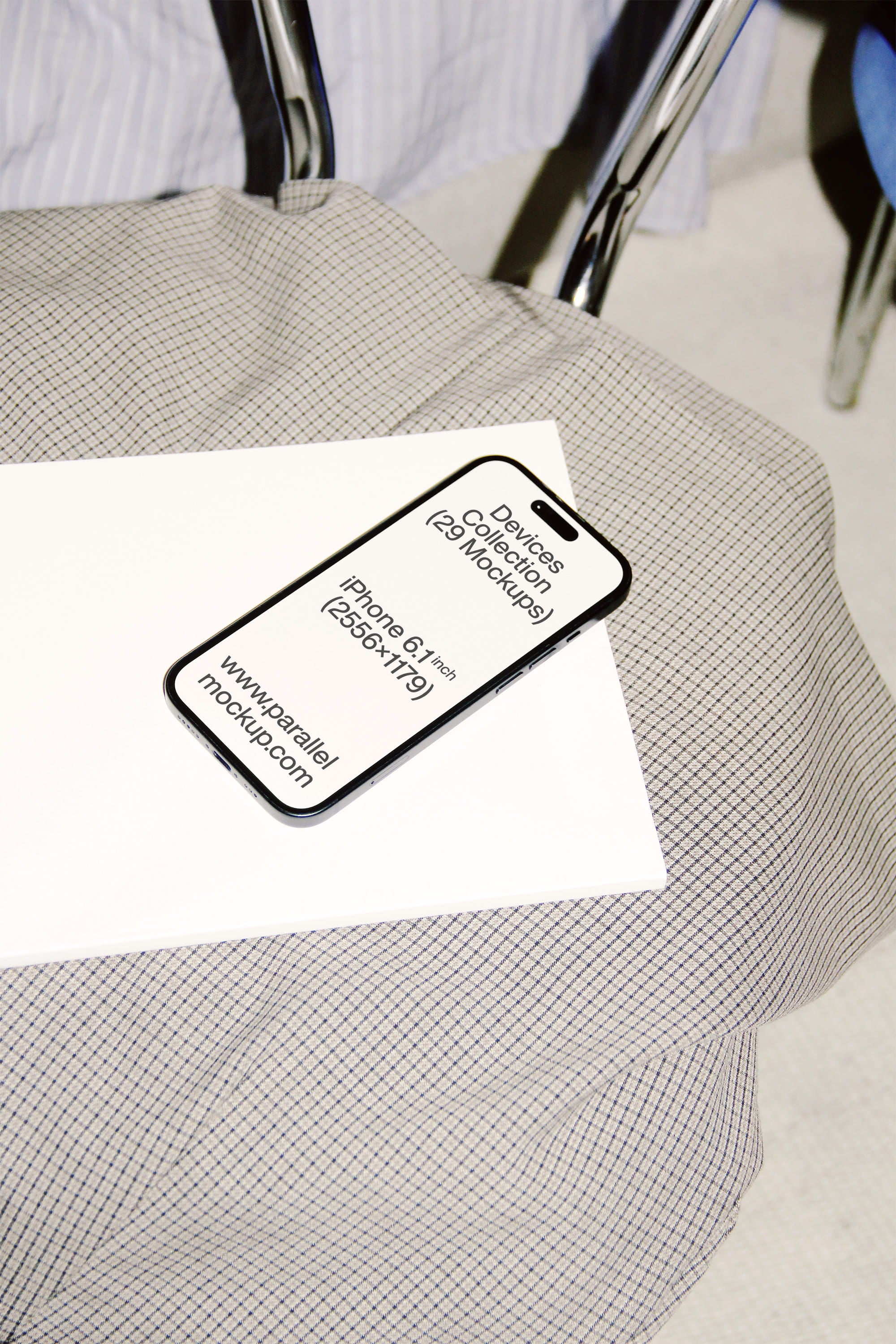 iPhone Mockup DE-A-16 Parallel Mockup