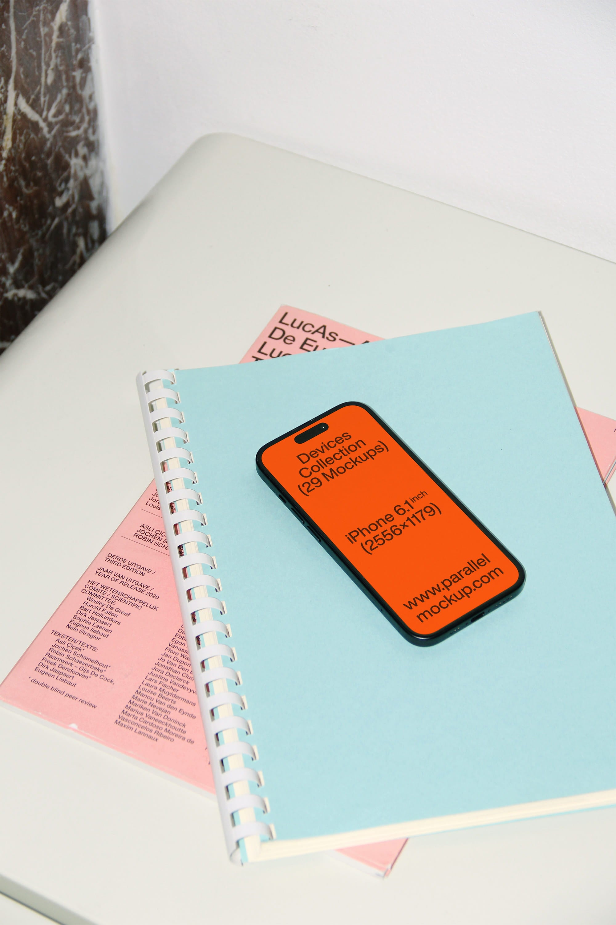 iPhone Mockup DE-A-26 Parallel Mockup