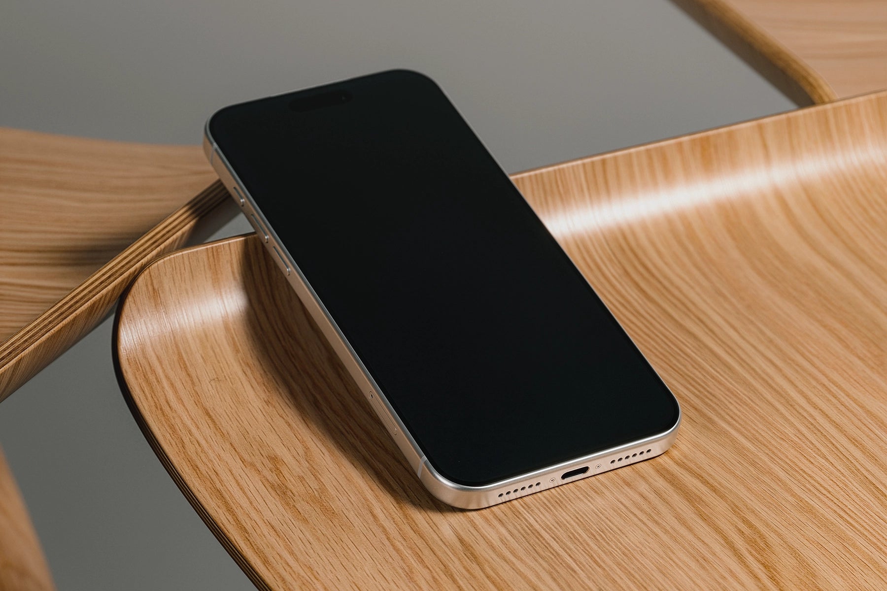 iPhone 17 Pro Max 02 Ply